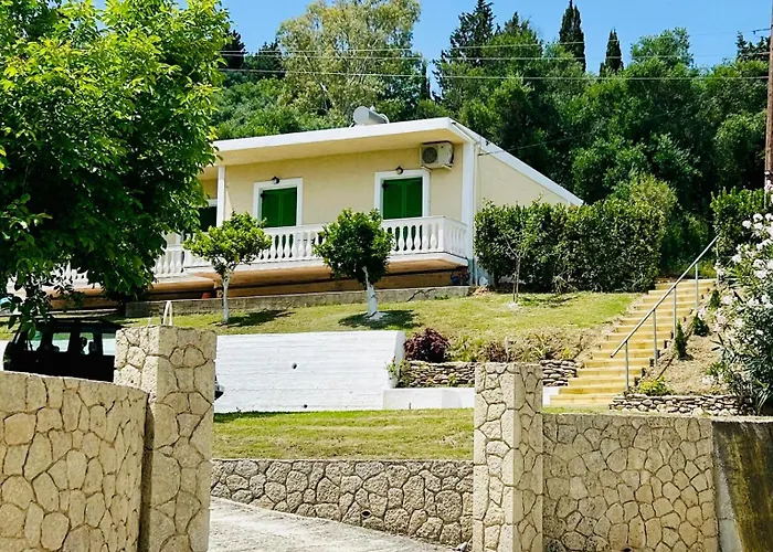 Viktor's House By The Sea * Mpoukaris