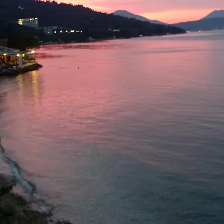 Viktor's House By The Sea Vakantiehuis