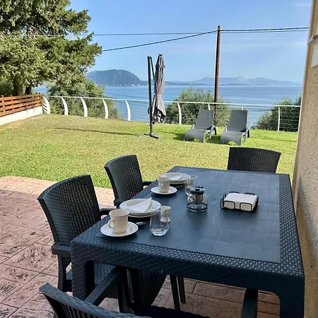 Viktor's House By The Sea Holiday home Mpoukaris