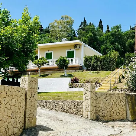 Viktor's House By The Sea * Mpoukaris