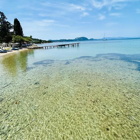 Viktor's House By The Sea Дом отдыха Букари