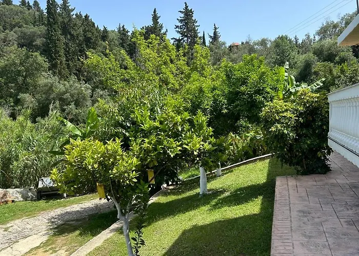 בית נופש Viktor's House By The Sea *