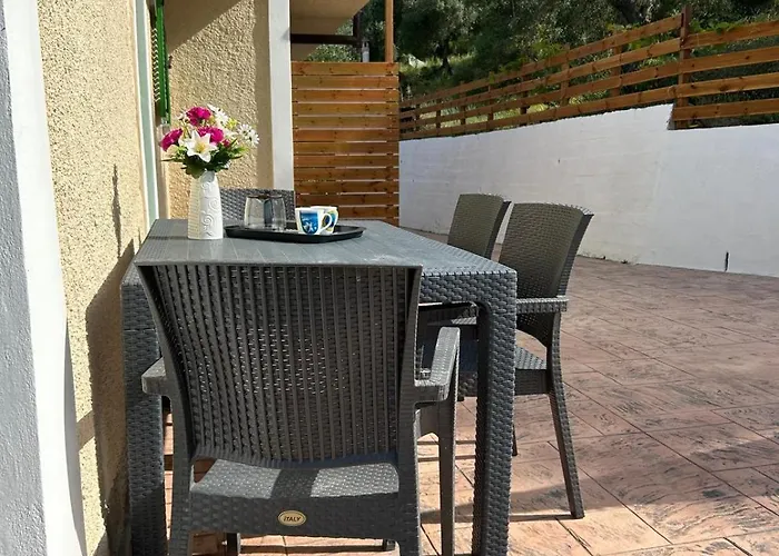 Viktor's House By The Sea בית נופש *